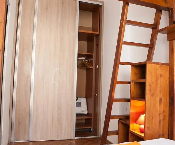 Apartament Old House 2 *